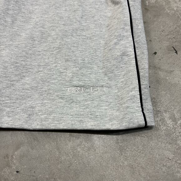 Nike Hoops Basketball Standard Dri-Fit Loose Fit Hooded Gray Size XL DH7441-050 - Picture 9 of 9